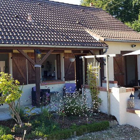 Le Cottage De Mae Seigy المظهر الخارجي الصورة
